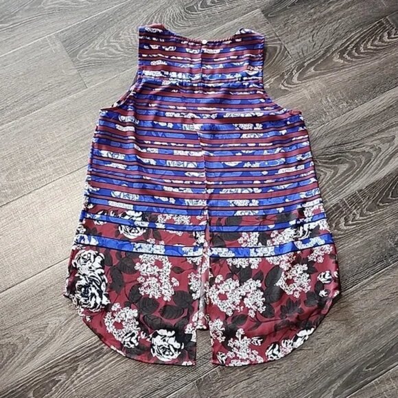 🦩 Daniel Rainn split back Tank Top 🦩 - Picture 4 of 4